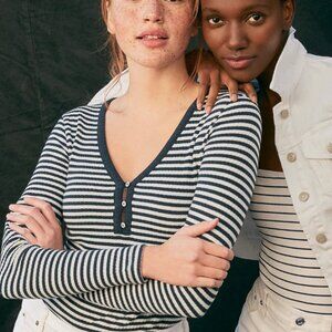Jcrew navy and white striped ribbed knit Henley long sleeve shirt size M